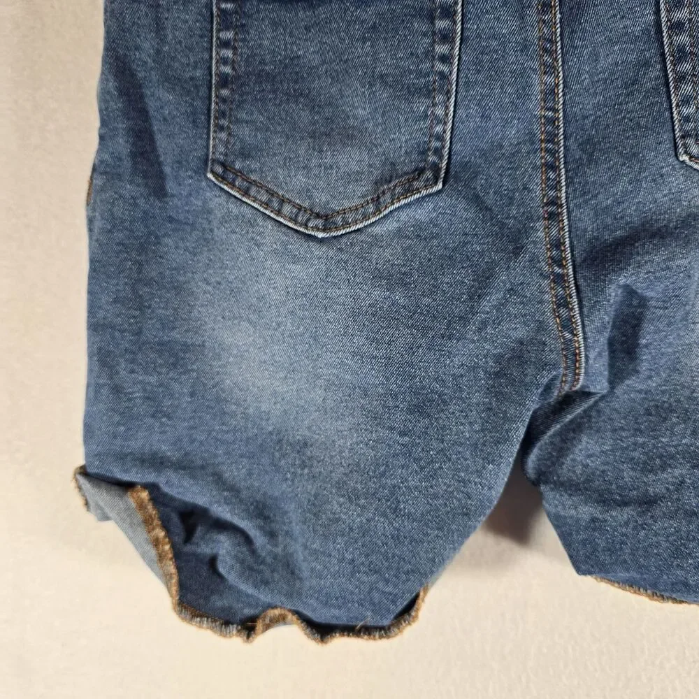 Extremely Me Kids Girls Denim Shorts Size 14  Gently Used